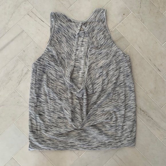Lululemon tank - Picture 4 of 4